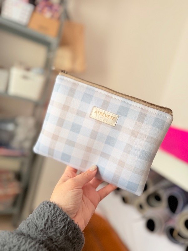 Producto - ESTUCHE NEOPREN - CUADRILLE CELESTE