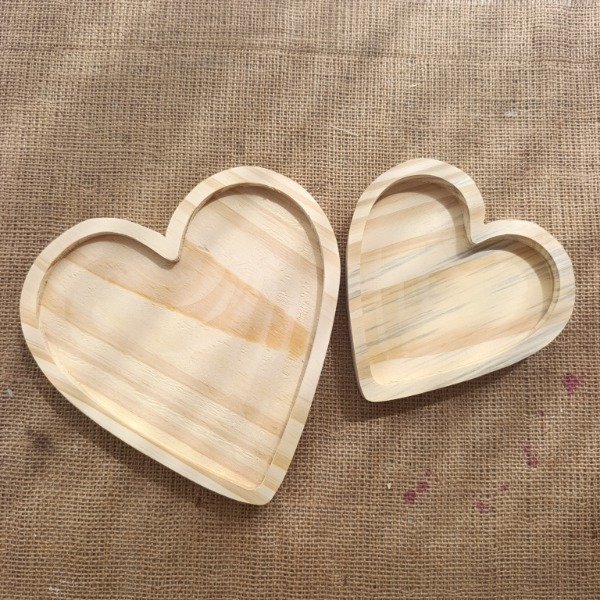 Producto - Bandeja corazón pino con rebaje 15 cm