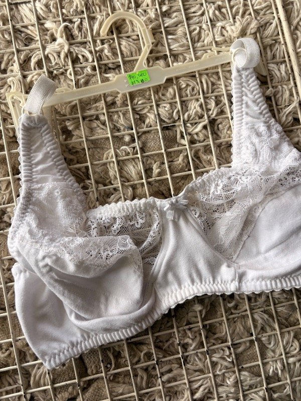 Corpiño disponible tallas 90 95 100