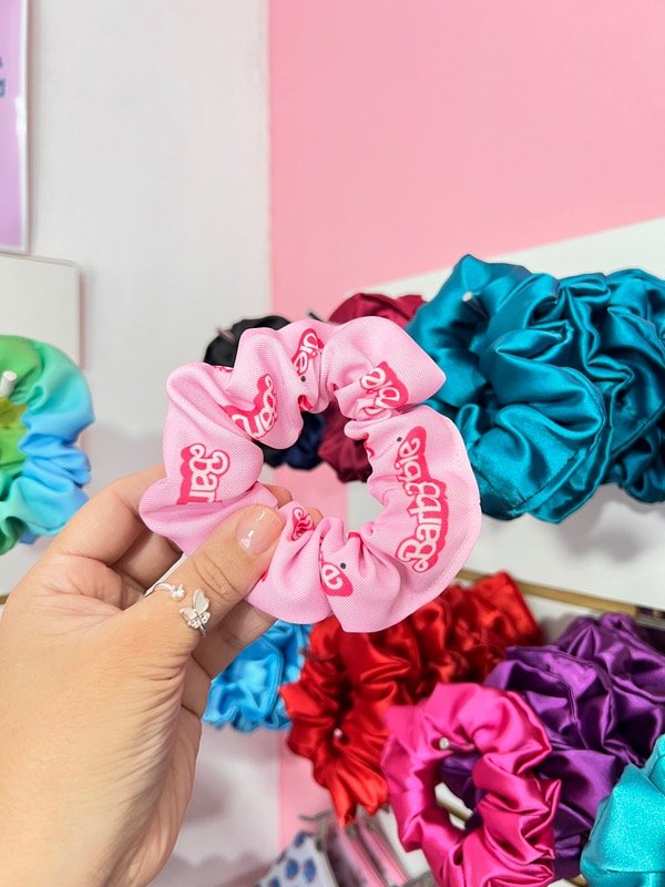 Producto - SCRUNCHIE BARBIE