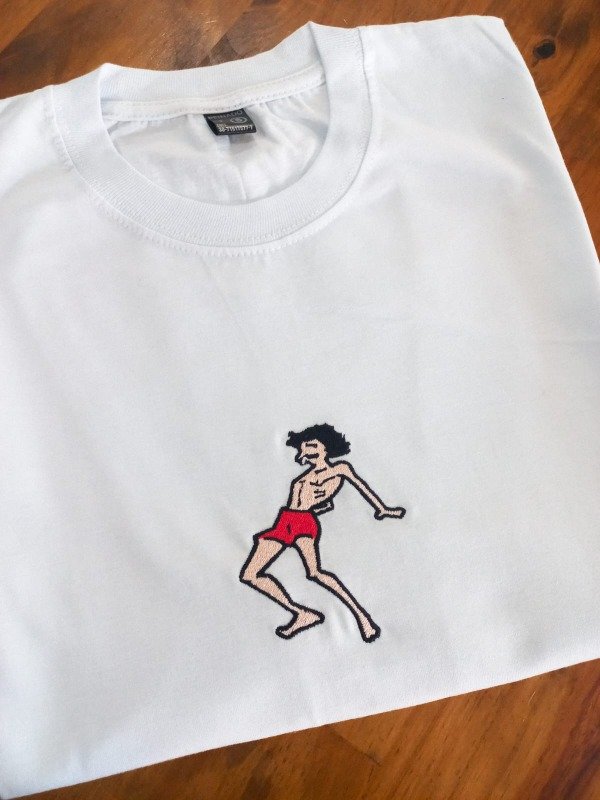 Producto - Remera Charly saltando