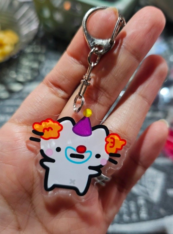 Producto - Llavero acrílico gatito payaso 2