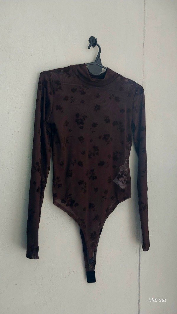 Producto - Body con cuello Flor