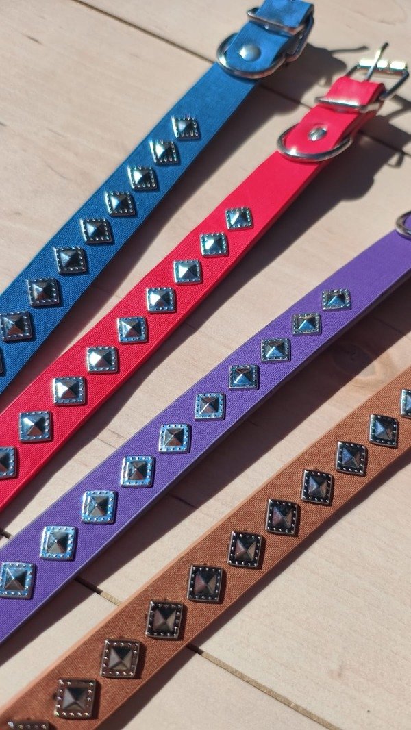 Producto - Collar cuerina TACHAS