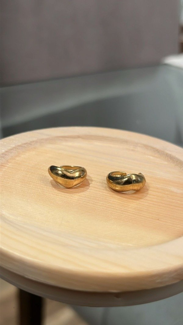 Producto - cuff corazón DORADO
