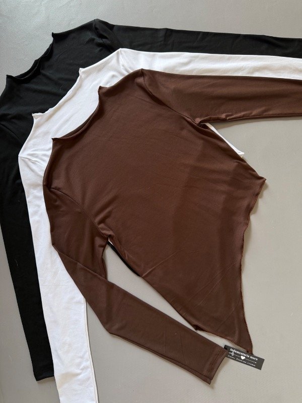 Producto - Camiseta en pico /modal soft