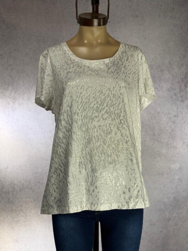 Producto - REMERA IMPORTADA PRINT CON PLATEADO