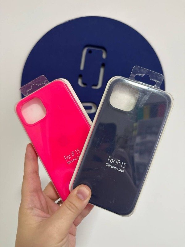Producto - FUNDA SILICONE CASE CON LOGO IPHONE 15