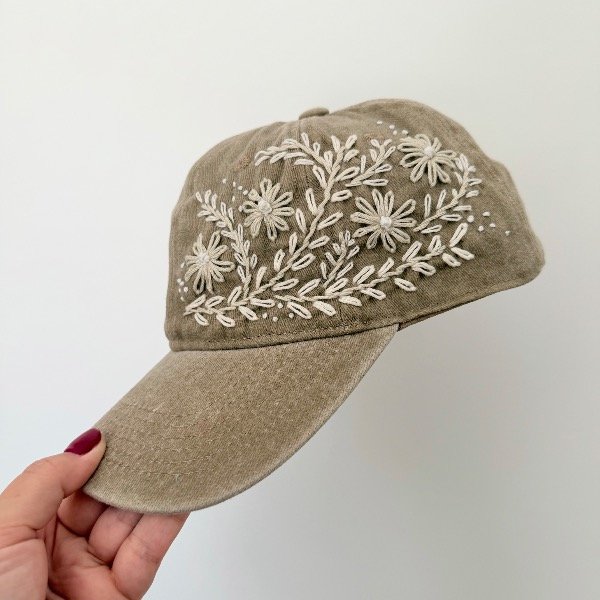 Producto - Gorra vintage tostada bordada a mano
