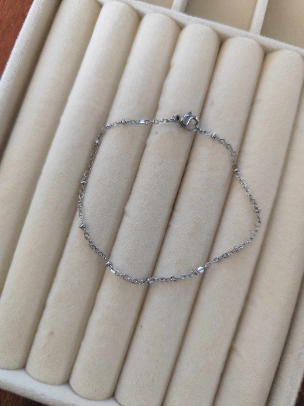 Producto - Pulsera bolitas super fina. Acero quirúrgico.