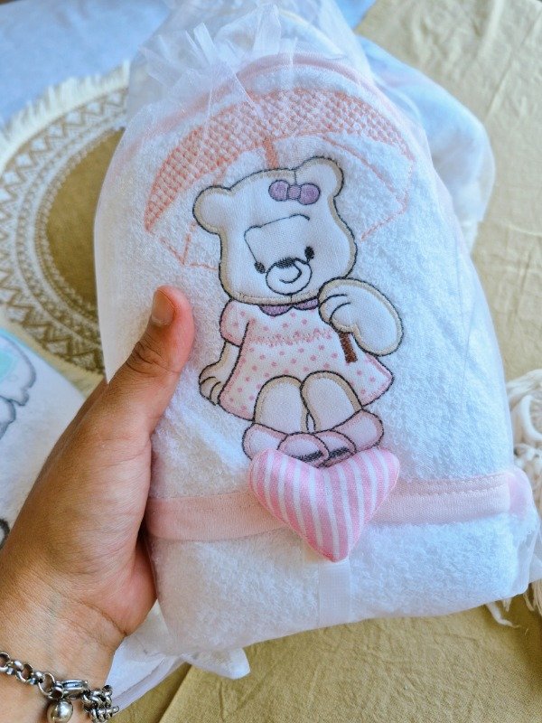 Producto - Toallon bordado Osa rosa