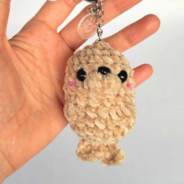 Producto - Llavero foquita mediana tejido chenille amigurumi