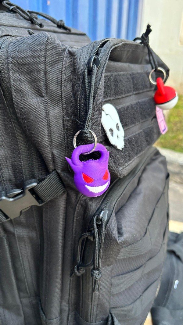Producto - Combo "GENGAR" MOCHILA + 2 LLAVEROS + 1 PARCHE + 1 REMERA GENGAR