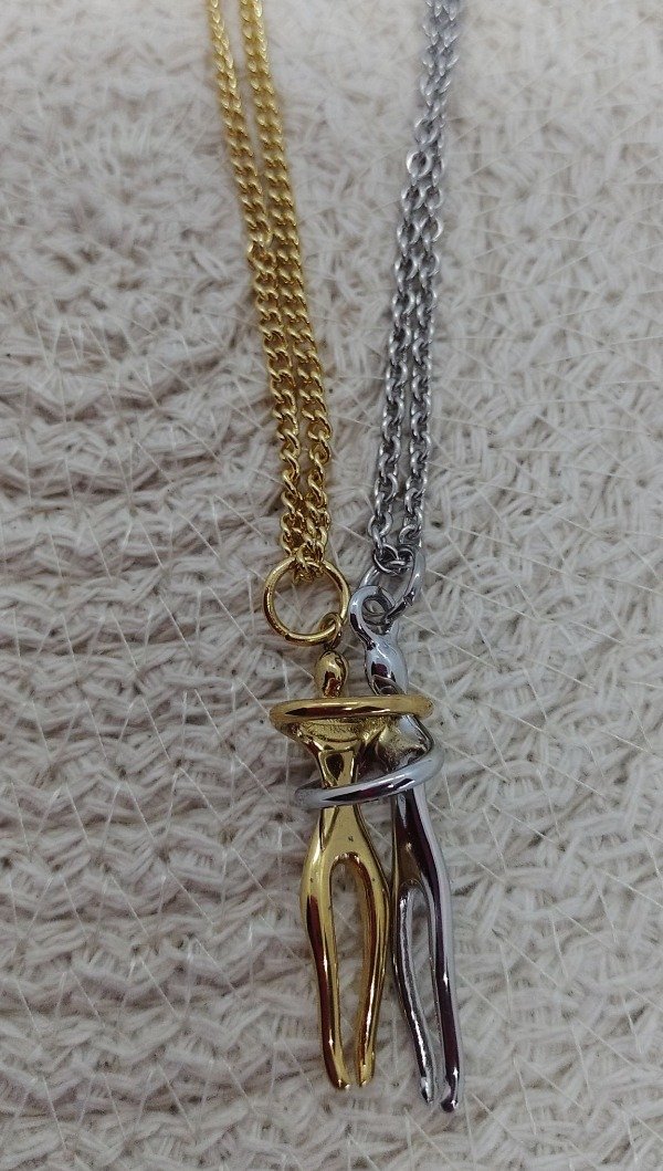 Producto - Dije del abrazo eterno para compartir