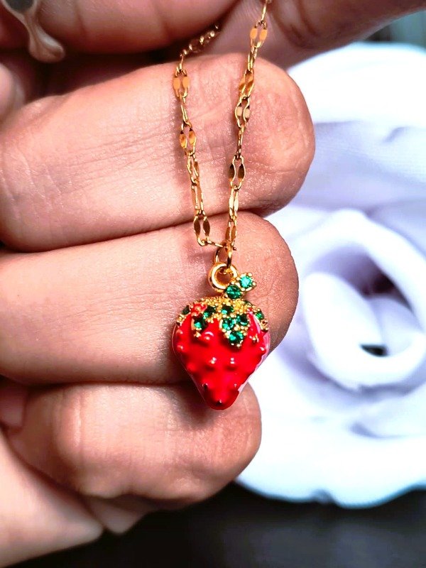 Producto - Collar frutilla cadena espejo
