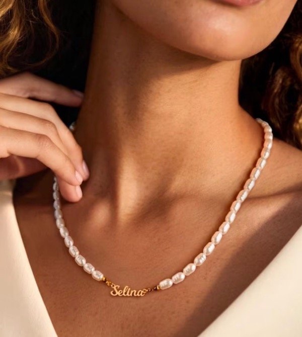 Producto - Collar nombre dorado perlas