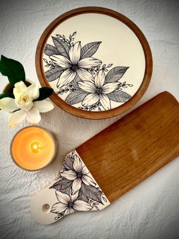 Producto - Tabla madera fondo natural c diseño flores silvestres