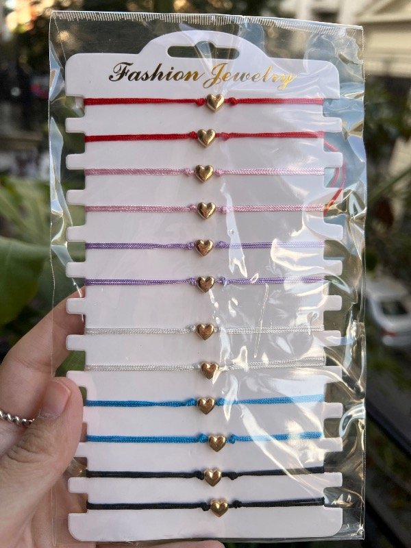 Producto - Promo tira de pulseras de hilo corazón