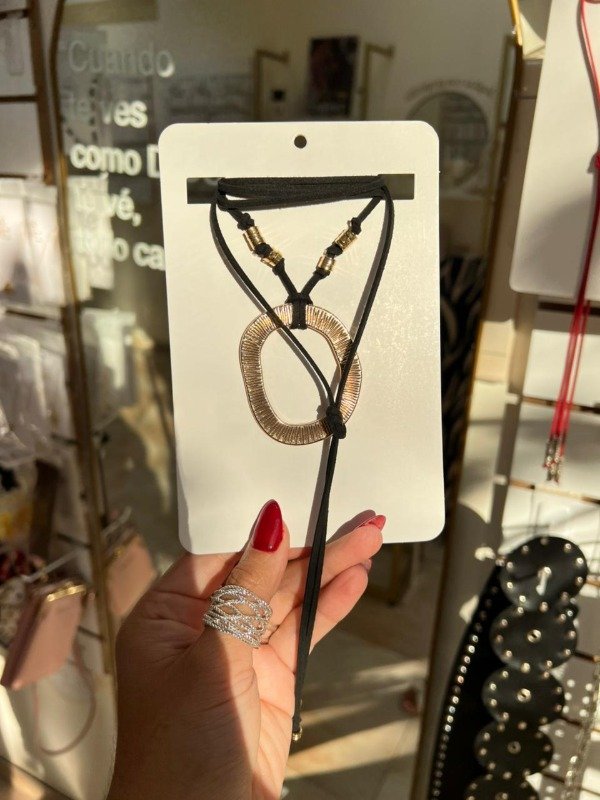 Producto - CHOCKER NEGRO CON CIRCULO DORADO