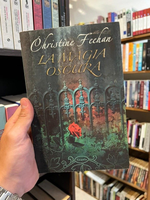 Producto - La magia oscura (Christine Feehan)