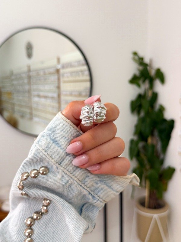 Producto - Semi argollitas plateadas irregulares