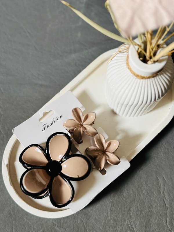 Producto - Set de broches flor beige