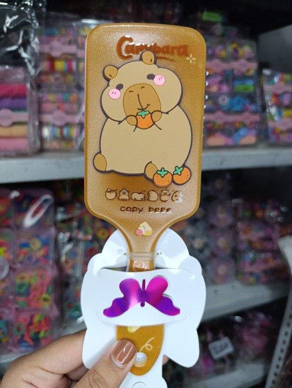 Producto - Cepillos grandes de Capibara con apliques