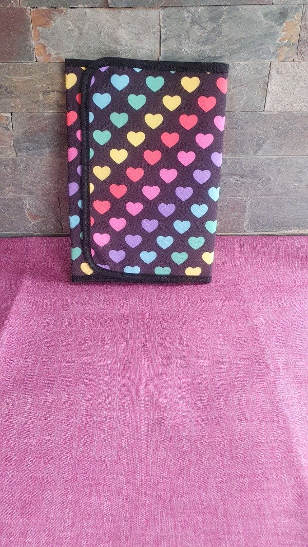 Producto - Cartuchera Plegable Simple Cordura Corazones Multicolor