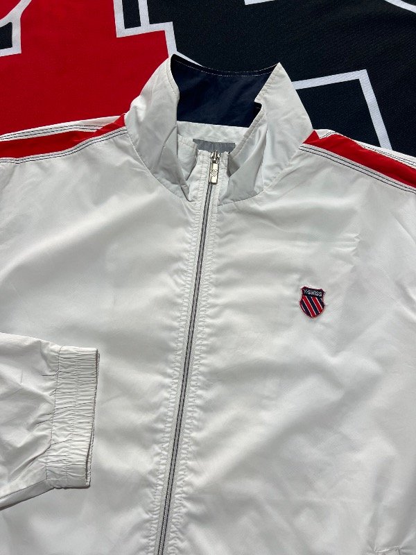 Producto - Campera K-Swiss. Talle L