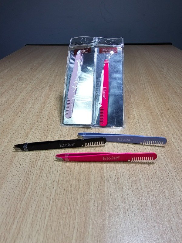 Producto - Pinza de cejas con peine Eloise