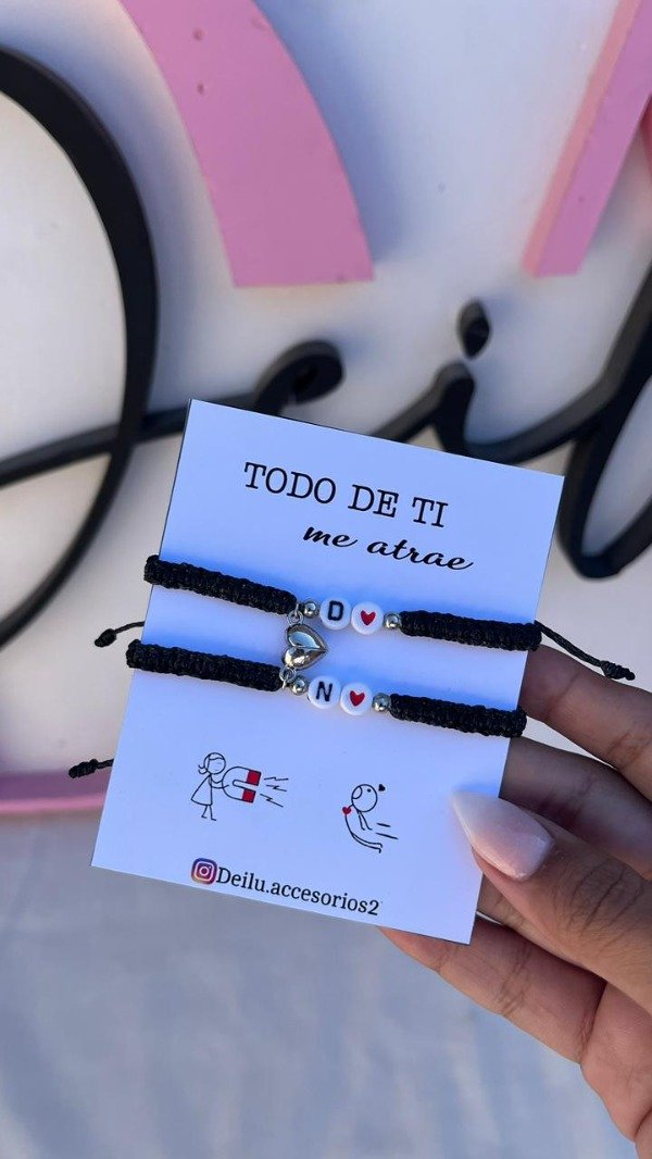 Producto - Pulseras iman hilo con iniciales