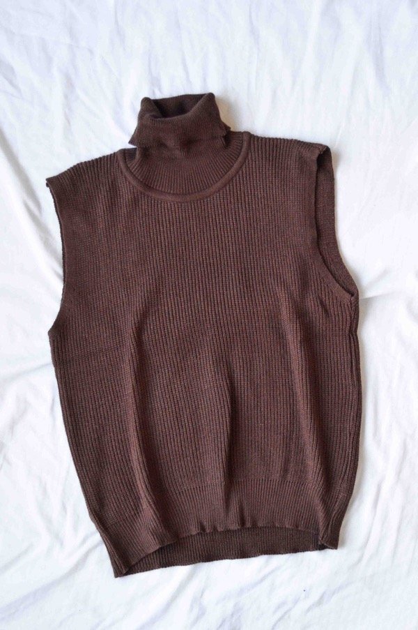 Producto - Chaleco polera chocolate