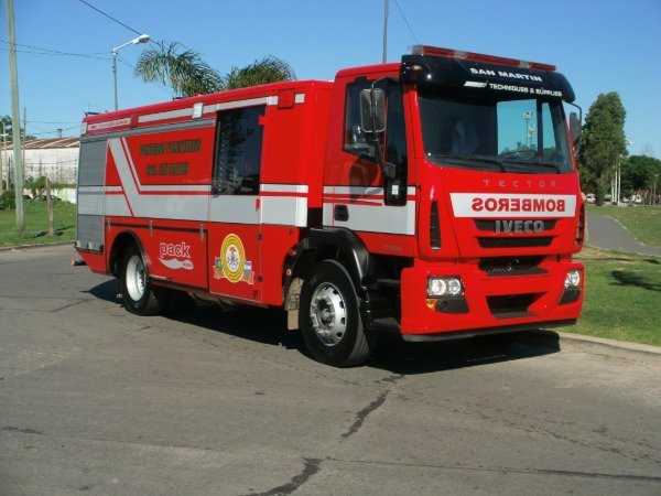 Producto - Autobomba Urbana Modelo Pack 8000 montada sobre Iveco 170E22