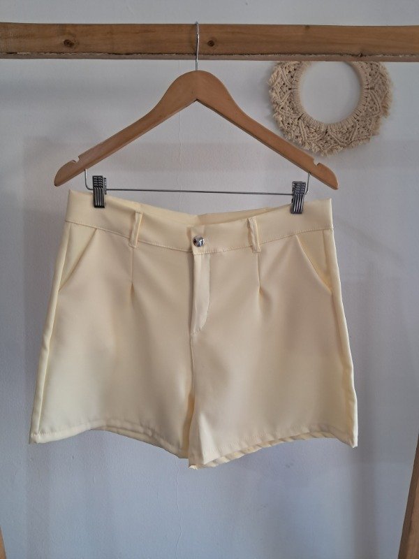 Producto - Short Sastrero Amarillo