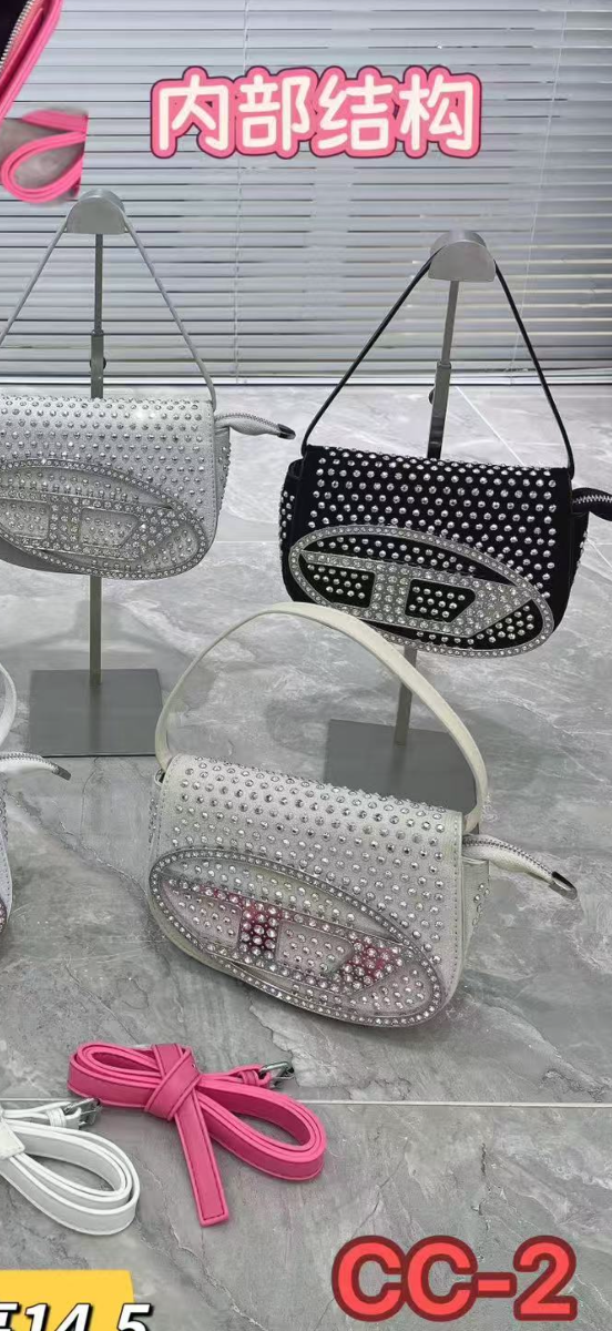 Producto - Cartera Diesel piedras strass