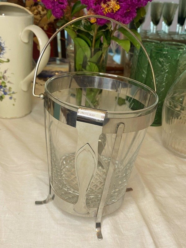 Producto - Hielera Con Metal Y Pinza