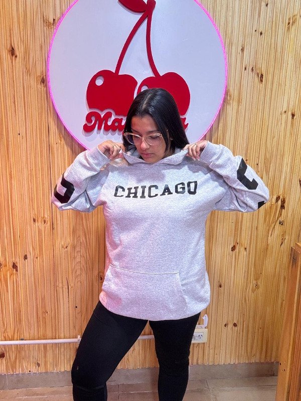 Producto - Buzo Chicago con capucha y bolsillo