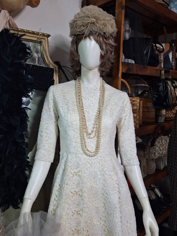 Producto - Vestido de Novia de Guipiur con cola - 2