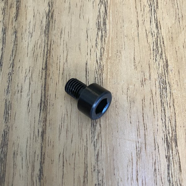 Producto - 324 - Tornillo M7x10