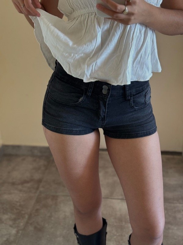 Producto - Short jean negro tiro bajo