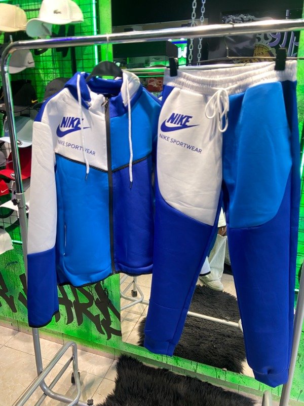 Producto - CONJUNTO NIKE TECH