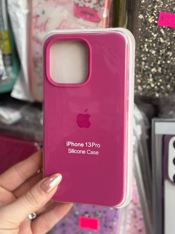 Producto - Silicone Case Iphone 13 pro dragon de fruta