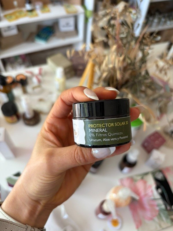 Producto - PROTECTOR SOLAR FACIAL SIN QUIMICOS , INCOLORO