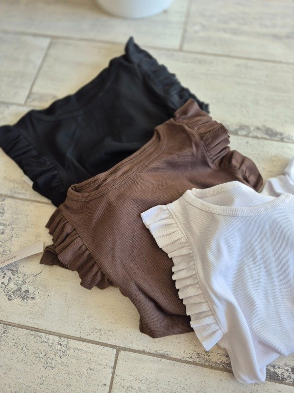 Producto - Musculosa Con Voladitos