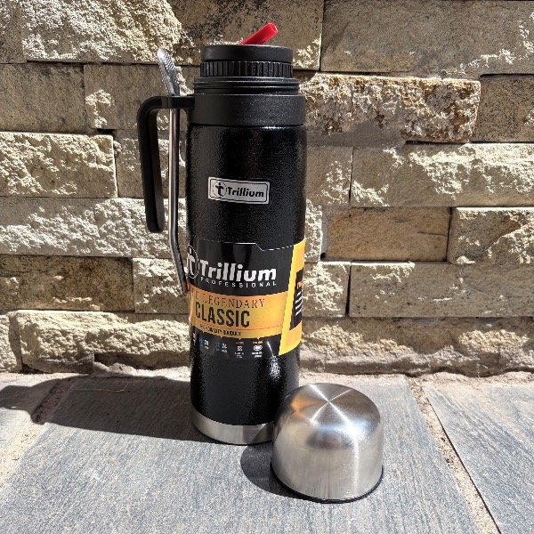 Producto - TERMO MEDIA MANIJA DE 1 LITRO CON BOMBILLA