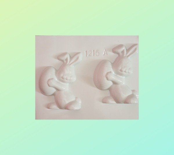 Producto - Placa conejo llevando un huevo