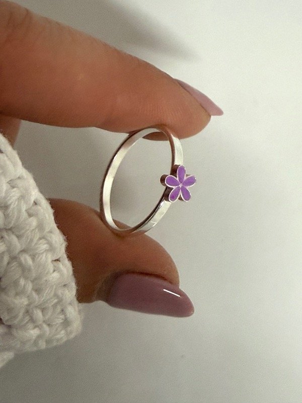 Producto - NB775 Anillo florcita lila acero blanco