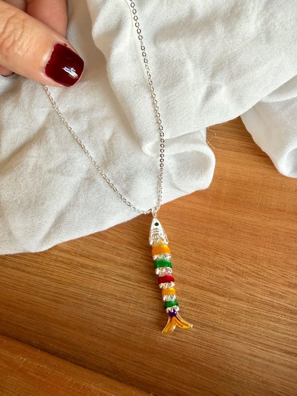 Producto - COLLAR PEZ COLORES  PLATEADO - 0
