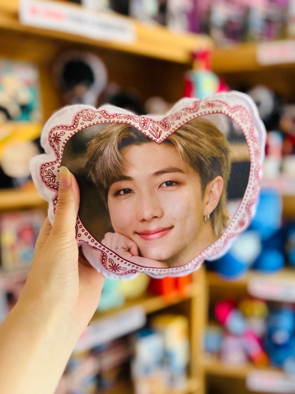 Producto - Mini almohada corazón BTS RM - 0
