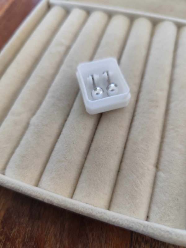 Producto - Aros abridor perla con engarce. Tamaño M. Acero quirúrgico.